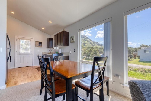 Ocean Oasis image 10