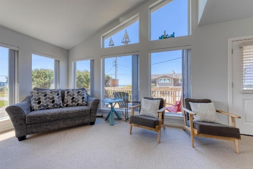 Ocean Oasis image 11