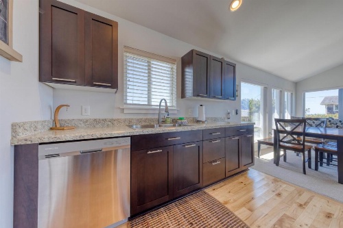 Ocean Oasis image 15